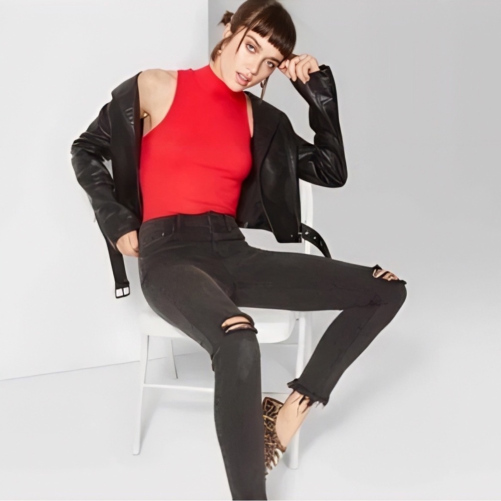 Sleeveless Ribbed Bodysuit - Picture 3 of 8